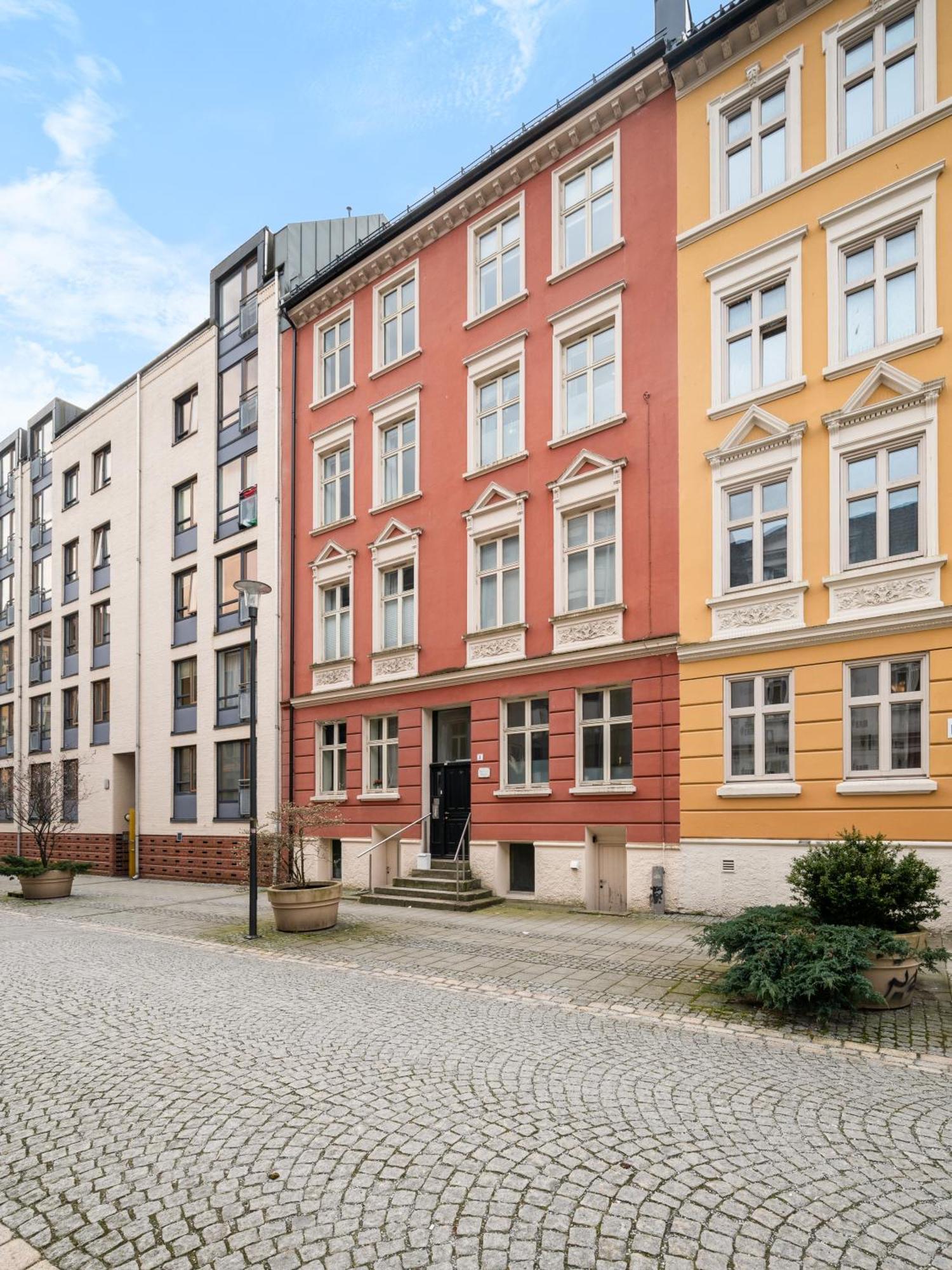 Apartment Colorful - Right Next To Grieghallen!